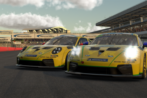 53-Yellow-Racing-beide-Autos-Start-Ziel1-scaled