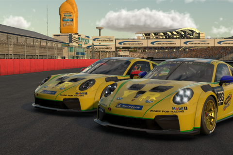 59-Yellow-Racing-beide-Autos-Start-Ziel-2-scaled